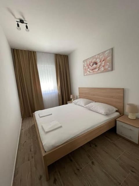 Seaesta Holidays Nika Apartment in Okrug Gornji