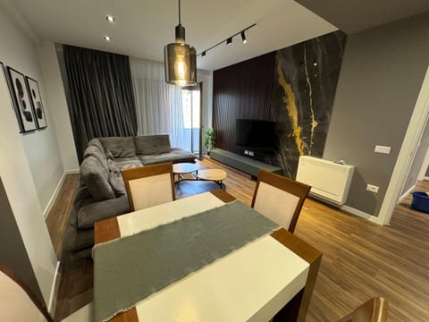 Communal lounge/ TV room, TV and multimedia, Living room, Seating area, Dining area, Evening entertainment