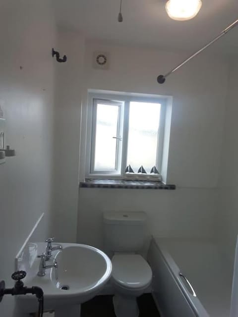 Cute Flat 600m to the beach private parking Apartment in Perranporth