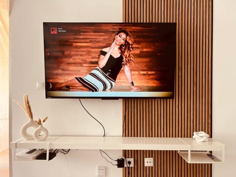 TV and multimedia, Living room, Entertainment