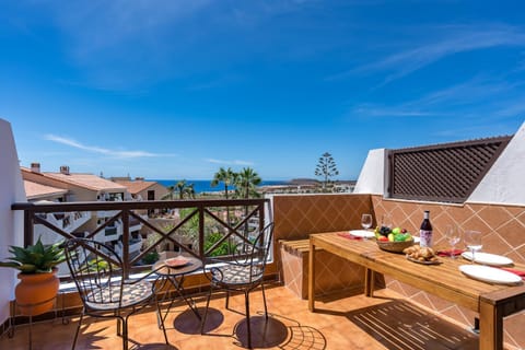 Balcony/Terrace, Seating area, Dining area, Sea view
