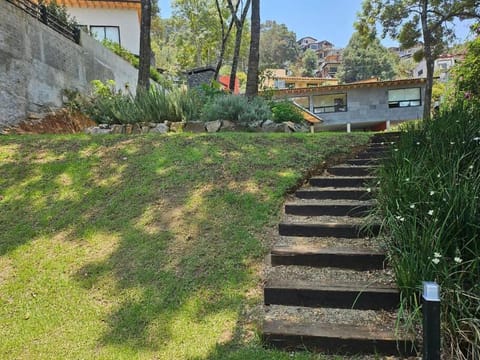 Villa en el Bosque de Avándaro - Vista al Lago Villa in Valle de Bravo