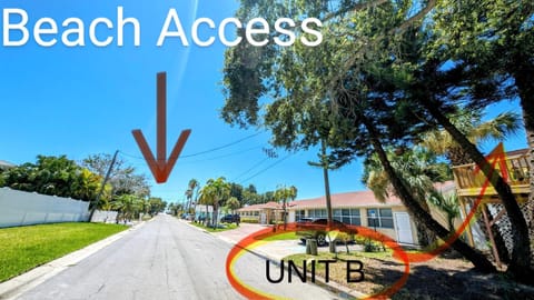 2br 2ba Retreat B 3Min to Beach Apartment in Indian Rocks Beach