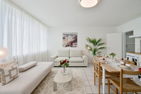View (from property/room), Living room, Photo of the whole room, Seating area, Dining area