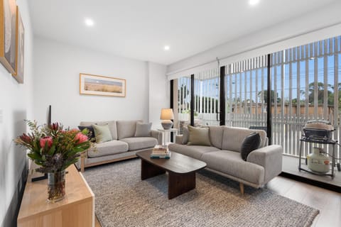 BBQ facilities, Balcony/Terrace, Seating area, Entertainment