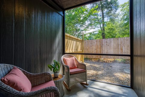 Open Sky Retreat, Pickleball Court, Creek, WIFI, Mountain Views, Starting at 79" House in Jenkins Mill