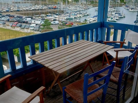 Appartement Duplex Familial Vue Mer, Proche Plage et Commerces - FR-1-639-125 Apartment in Arzon