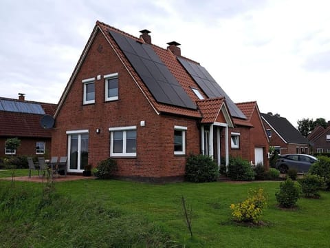 Property building, Garden, Balcony/Terrace