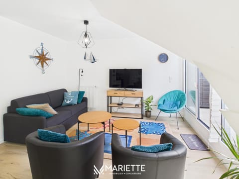 Communal lounge/ TV room, Living room