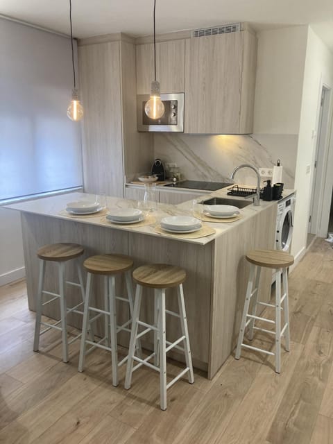 Kitchen or kitchenette, Dining area, stove