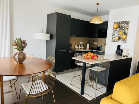 Disney T3 LUXE neuf 6P 2 ch 2 salle de bains parking privé en sous sol lit bébé C205 Apartment in Chessy