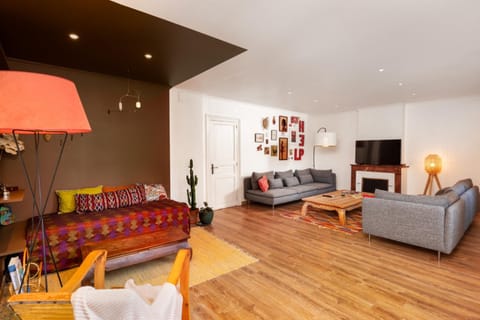 TV and multimedia, Living room, Seating area