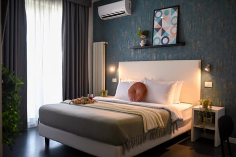 Bed, Photo of the whole room, Bedroom, air conditioner