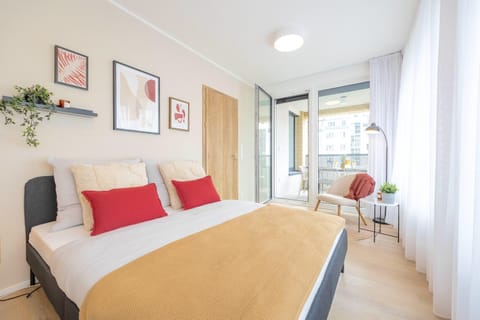 Bed, Photo of the whole room, Seating area, Bedroom