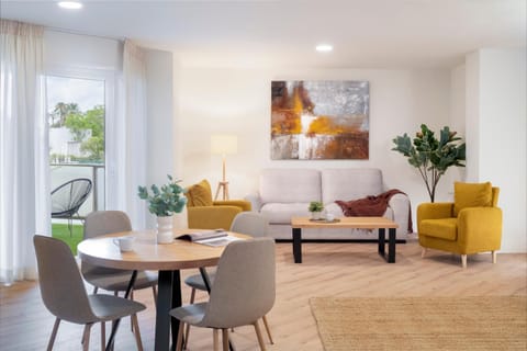 Living room, Seating area, Dining area