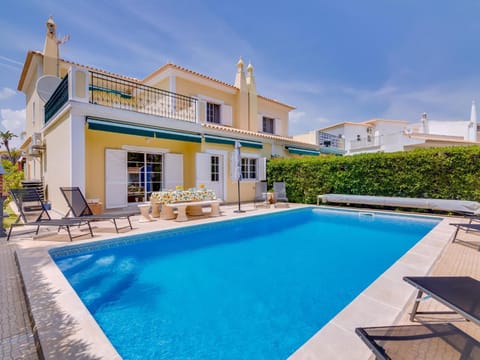 Property building, Pool view, Swimming pool, sunbed