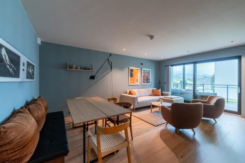 View (from property/room), Living room, Seating area, Dining area