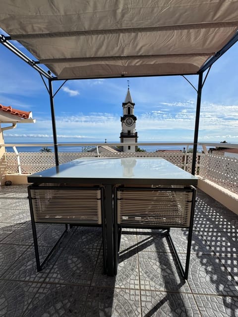 Day, Natural landscape, View (from property/room), Balcony/Terrace, Dining area, Sea view