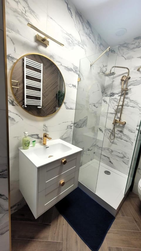 Shower, Bathroom