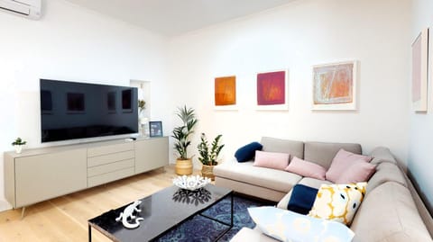 Communal lounge/ TV room, Living room