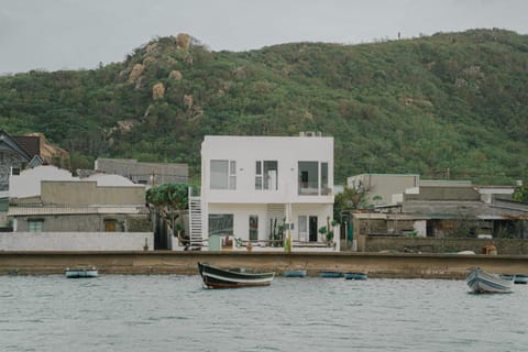 Property building, Natural landscape, Mountain view, Sea view
