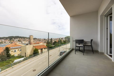 View (from property/room), Balcony/Terrace, City view