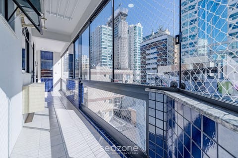 Facade/entrance, Balcony/Terrace