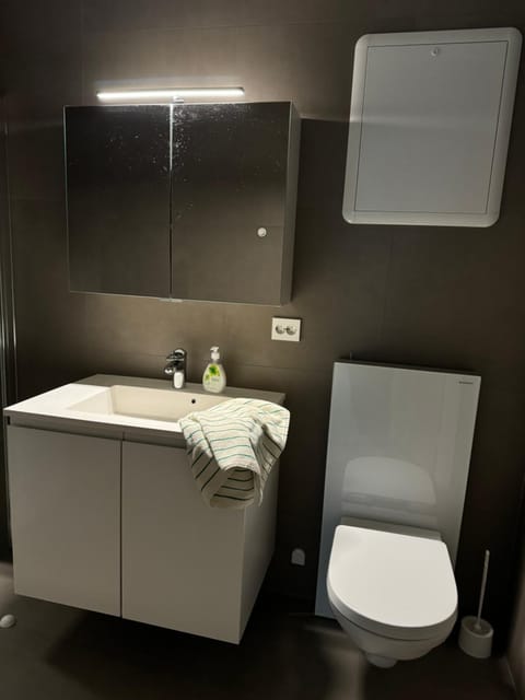 Liten og moderne hybel med gratis parkering Apartment in Tromso