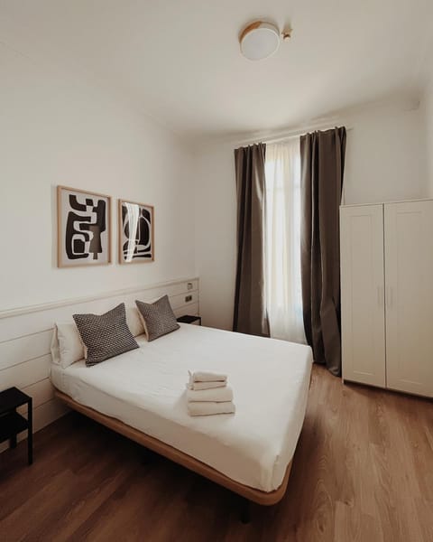 Bed, Photo of the whole room, Bedroom, towels, wardrobe