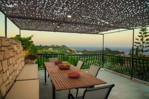 Natural landscape, Balcony/Terrace, Sea view