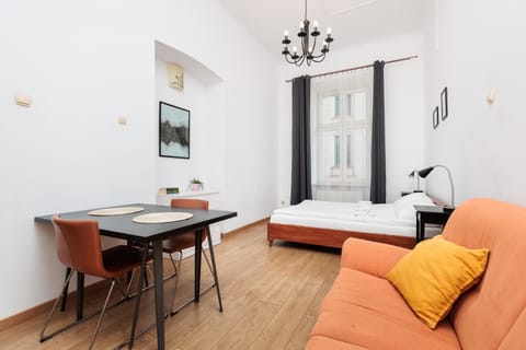 Seating area, Bedroom