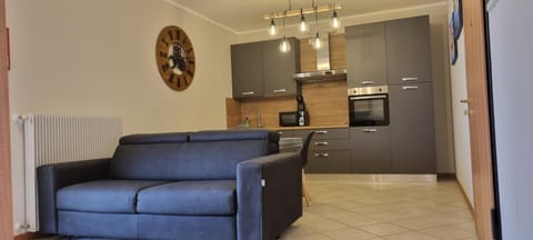 Kitchen or kitchenette, Living room, Seating area, Dining area, oven, pet friendly, stove