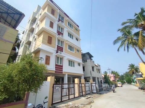 Property building, Neighbourhood, Street view, Location