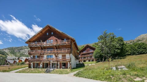 PLEIN SUD - 61 - Appt 7 pers Apartment in Saint-Sorlin-d'Arves