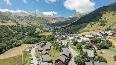 PLEIN SUD - 61 - Appt 7 pers Apartment in Saint-Sorlin-d'Arves