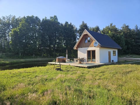 Property building, Day, Natural landscape, Balcony/Terrace