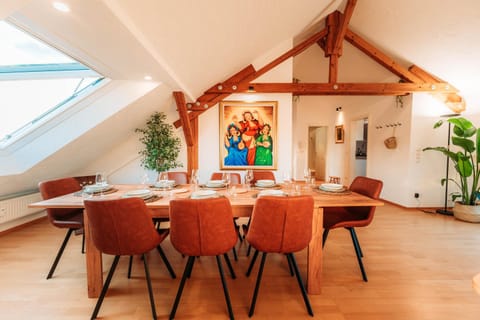 Living room, Seating area, Dining area, air conditioner