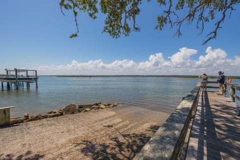 Pelican Inlet D229- The Chubby Mermaid House in Crescent Beach