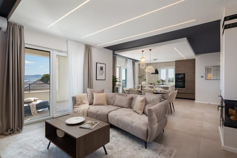 TV and multimedia, Living room, Seating area