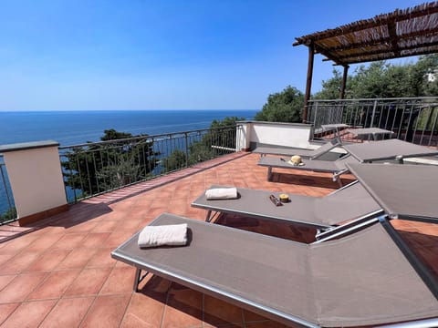 Patio, Day, Natural landscape, View (from property/room), Balcony/Terrace, Seating area, Dining area, Sea view, sunbed