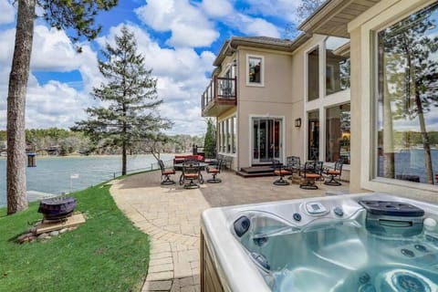 Patio, Natural landscape, Hot Tub, Balcony/Terrace, Beach, Lake view