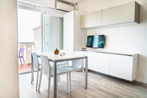 Communal lounge/ TV room, Dining area