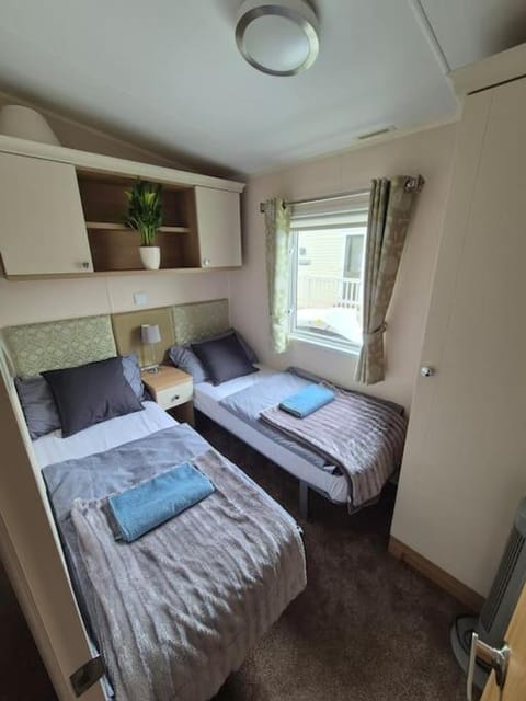 Bedroom, towels, wardrobe