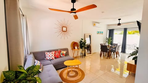 Communal lounge/ TV room, Bathroom, TV and multimedia, Living room, air conditioner