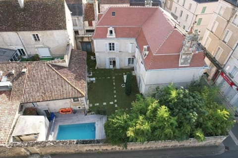 Bird's eye view, Pool view