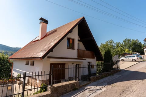 Property building, Street view