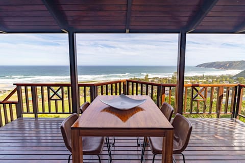 Patio, Day, Natural landscape, View (from property/room), Balcony/Terrace, Dining area, Mountain view, Sea view