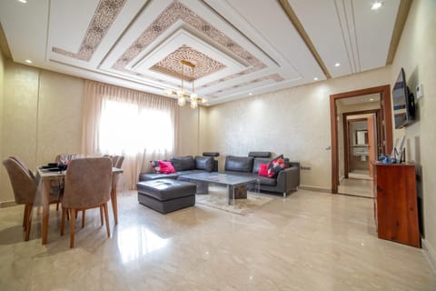 TV and multimedia, Living room, Lounge or bar, Seating area
