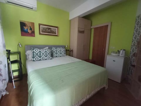 Bed, Bedroom, wardrobe