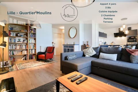 Library, Living room, Seating area